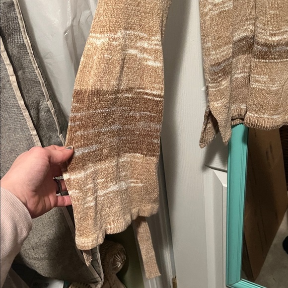 St. John's Bay Brown Sweater - Picture 4 of 10